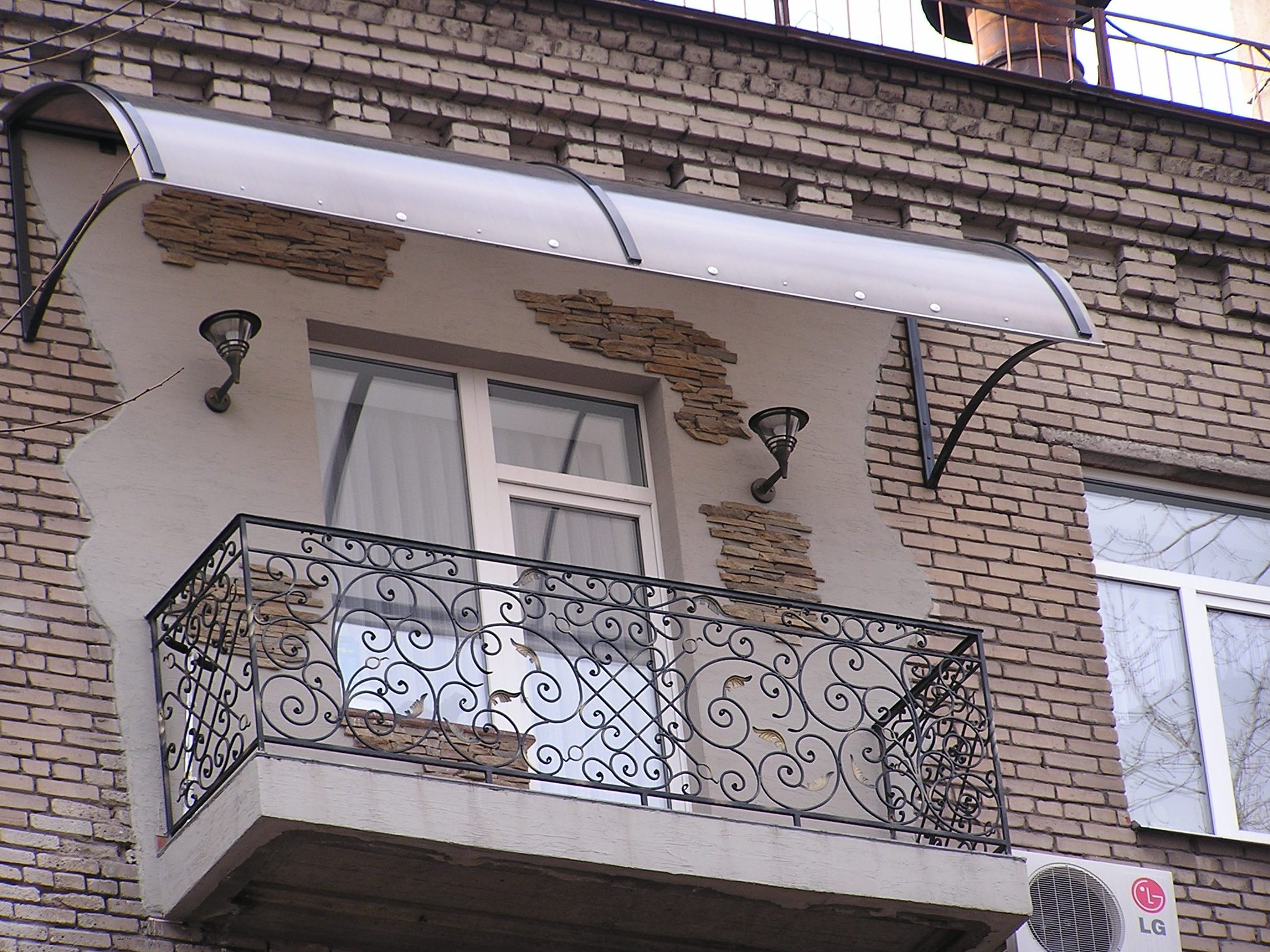 Балконы в частном доме наружный вид фото