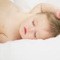 spanje otroka v 4 mesecih
