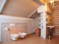 Łazienka w drewnianym domu1