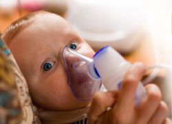Лаенето на кашлица при дете без треска