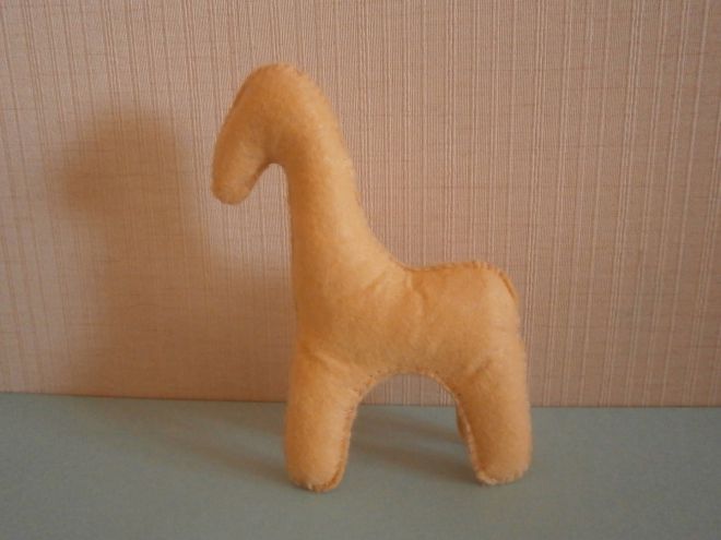 Конят, изработен от филц9