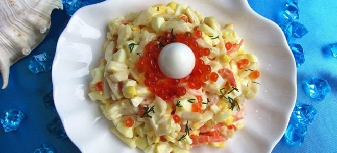 Kraljevska salata s crvenim kavijarom i calamari