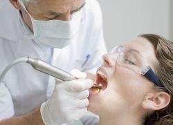 bolečine v žilah blizu zobnega zob