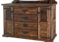 Starý dřevěný nábytek1