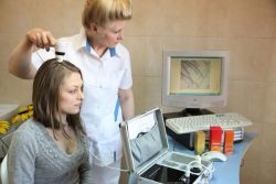 leczenie łysienia plackowatego u kobiet