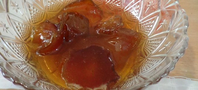 jantarovou hruškovou džem s mákem