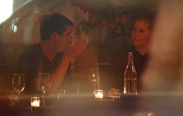 Эми Шумер и Крис Фишер  в одном из ресторанов Нью-Йорка