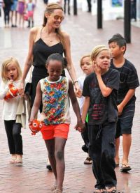 Анджелина Джоли решилась на операции ради своих детей