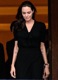 Анджелина Джоли сделала двойную мастэктомию