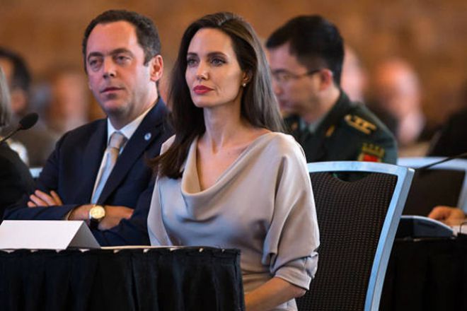 Джоли призывает общаество обратить внимание на проблемы женщин