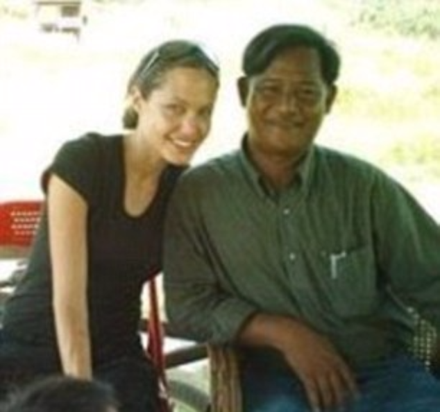 Анджелина Джоли и камбоджиец Маун Сарат