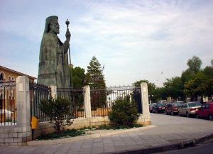 Бронзовая статуя архиепископа Макариоса
