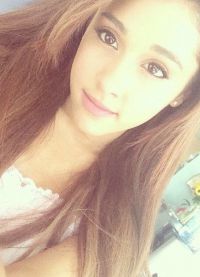 Ariana Grande bez šminke 9