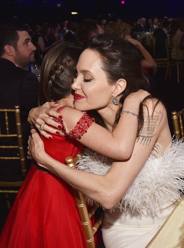 Актриса Анджелина Джоли на Critics' Choice Awards