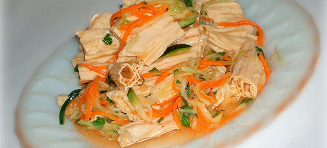 Korejský špargový salát