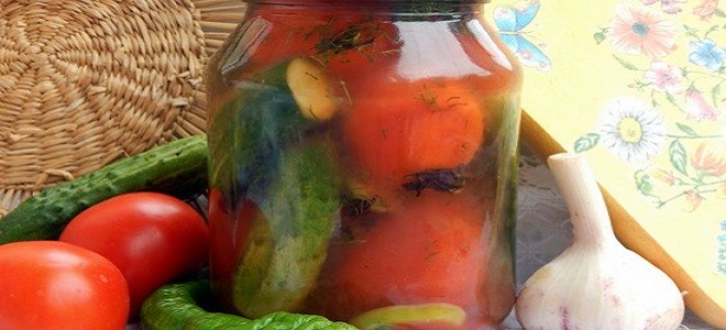 Сладък сорт краставици и домати