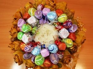 Есенния букет от шоколадови бонбони46
