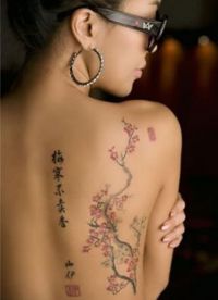 ženské záda tetování 1