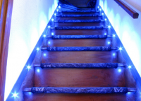 Pozadinsko osvjetljenje stepenica u kući 7