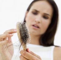 przyczyny łysienia u kobiet
