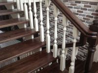 izrezbareni baluster na stepenicama 9