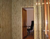 bambusowa tapeta we wnętrzu korytarza
