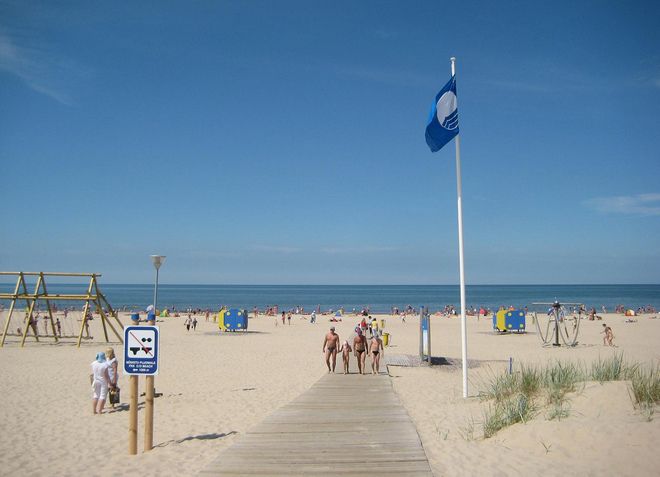 Вентспилс - пляж, отмеченный голубым флагом - символом качества