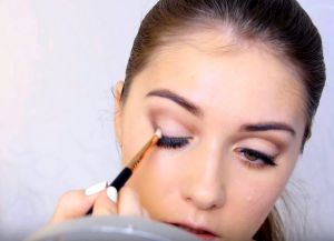 jak udělat krásný večerní make - up 7