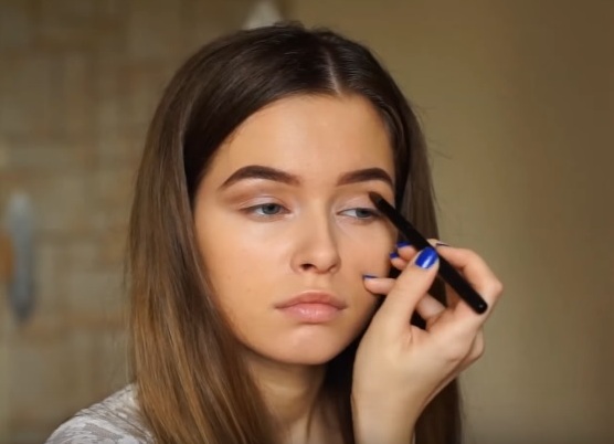 jak udělat krásný make - up doma 10