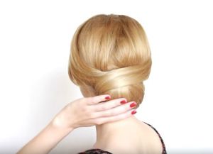 как да направите красив стил за средна коса 13