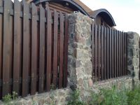 krásné dřevěné ploty kolem domu 4