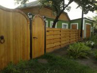krásné dřevěné ploty kolem domu 8