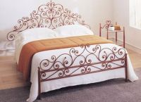 Дизайн на спалнята с ковано легло -2