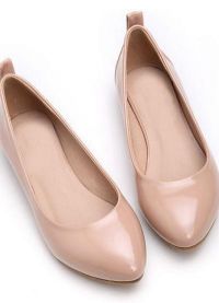 béžová lakovaná baletní obuv 1
