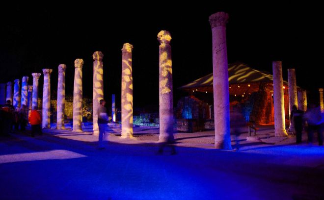 Ночное шоу в древнем городе