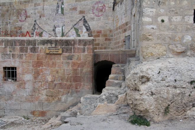Сохранившаяся римская баня в деревне Баттир