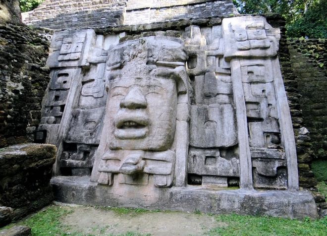 Ламанай - религиозный центр майя