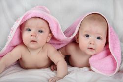 rojstvo dvojčkov