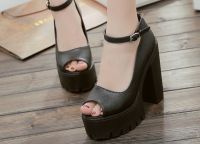 črni čevlji z debelimi petami6