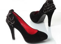 Черни обувки с висока тока 1