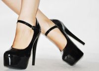 Черни обувки с висок ток 5
