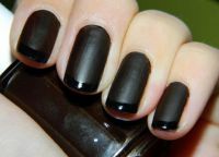 czarny matowy manicure2