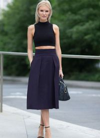 Crna suknja s visokim strukom7