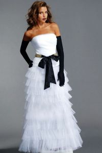 černé a bílé svatební šaty 7