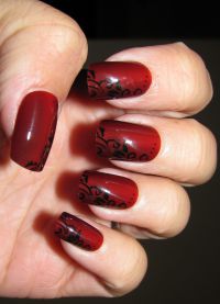 Czarny z czerwonym manicure1