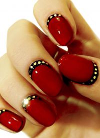Czarny z czerwonym manicure2