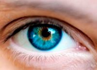 jak brązowe soczewki wyglądają na niebieskich oczach5