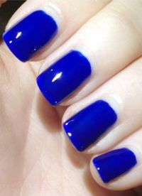 manicure pod niebieską sukienkę1