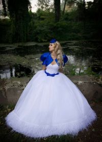 Niebieska suknia ślubna 4