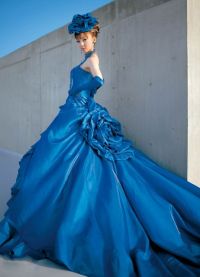 Niebieska suknia ślubna 9